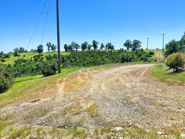 14055 Marsha Way, Igo, CA 96047