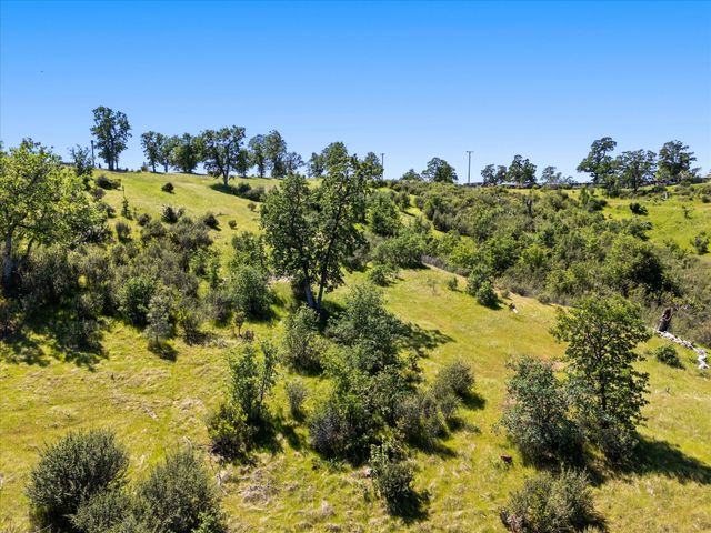 14055 Marsha Way, Igo, CA 96047