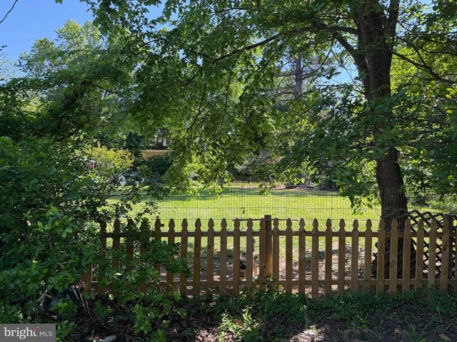 5520 DAWES AVE, Alexandria, VA 22311