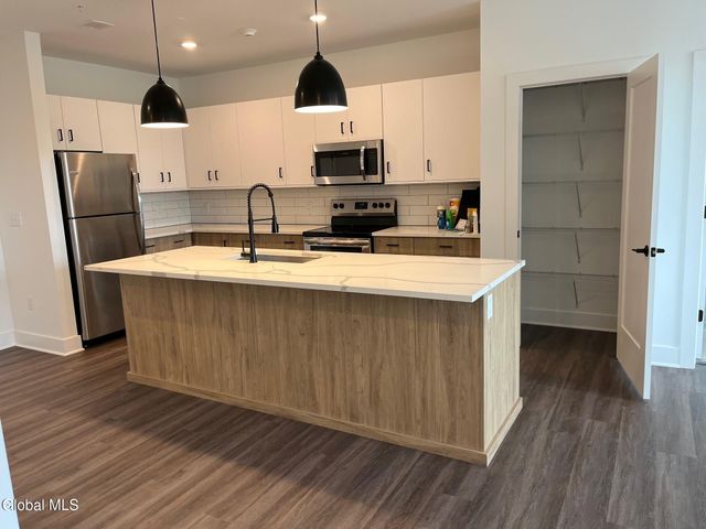 1 Town Center Drive 305, East Greenbush, NY 12061