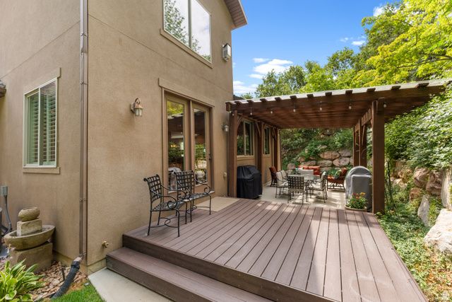918 MAHOGANY DR, Fruit Heights, UT 84037
