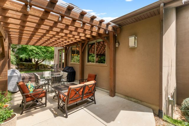 918 MAHOGANY DR, Fruit Heights, UT 84037