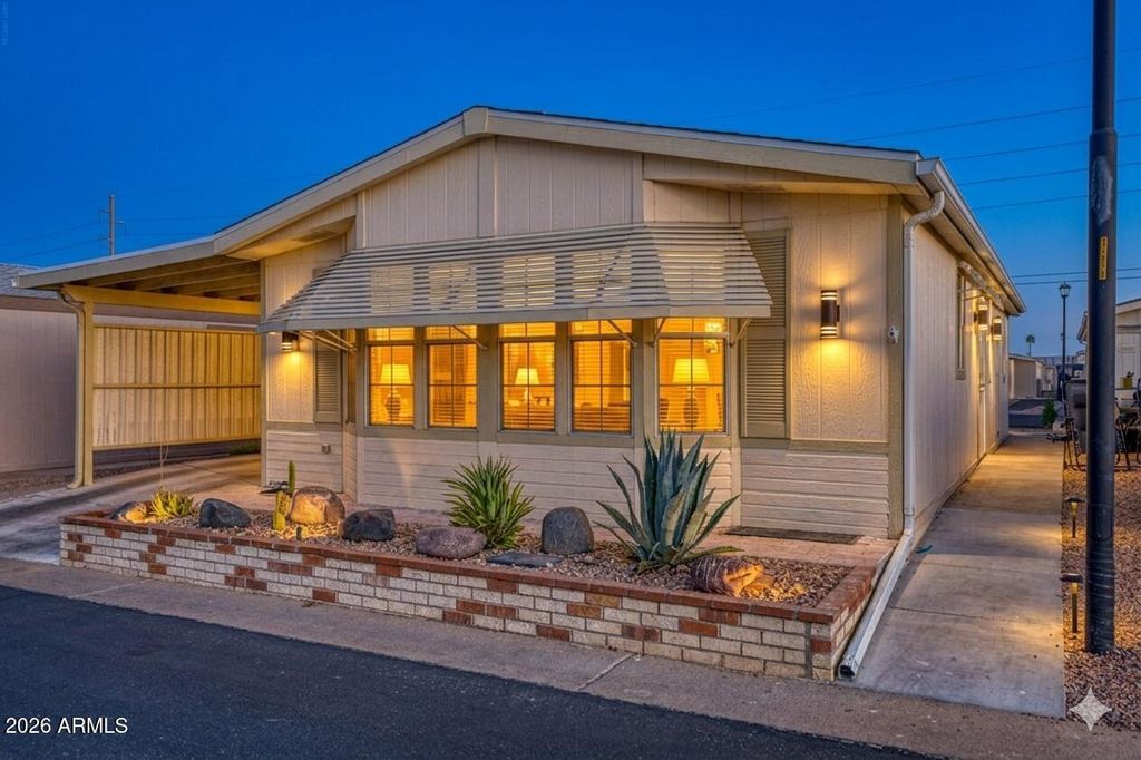 Image 2 of property listing at 5735 E MCDOWELL Road 92, Mesa, AZ 85215