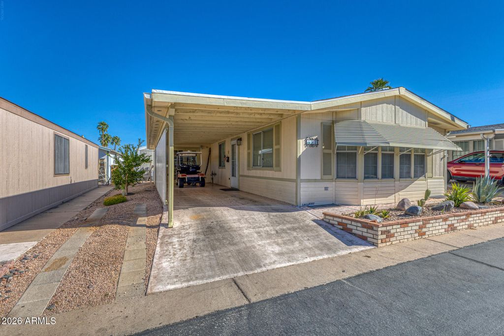 Image 4 of property listing at 5735 E MCDOWELL Road 92, Mesa, AZ 85215