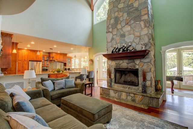 32557 Pine Cone Ct A&B, Running Springs, CA 92382