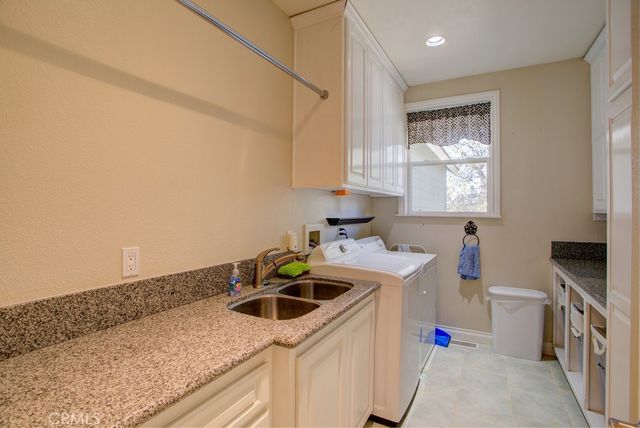 32557 Pine Cone Ct A&B, Running Springs, CA 92382