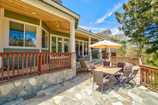 32557 Pine Cone Ct A&B, Running Springs, CA 92382