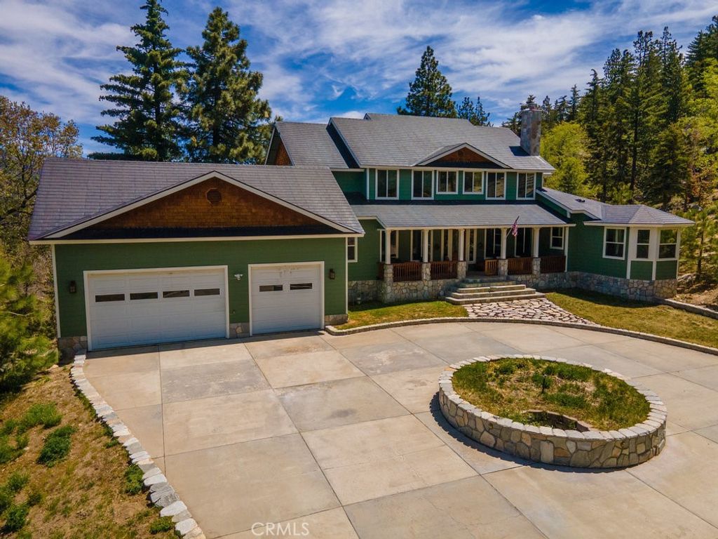 32557 Pine Cone Ct A&B, Running Springs, CA 92382