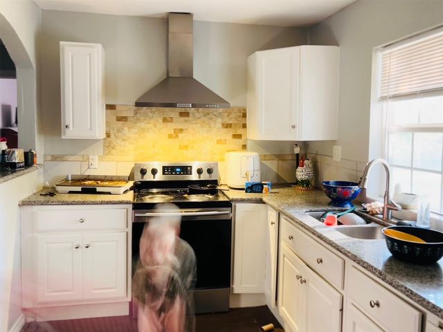 1420 Papendorf Lane, West Columbia, TX 77486