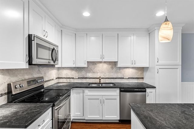 60 Saw Mill Drive 307, North Kingstown, RI 02852