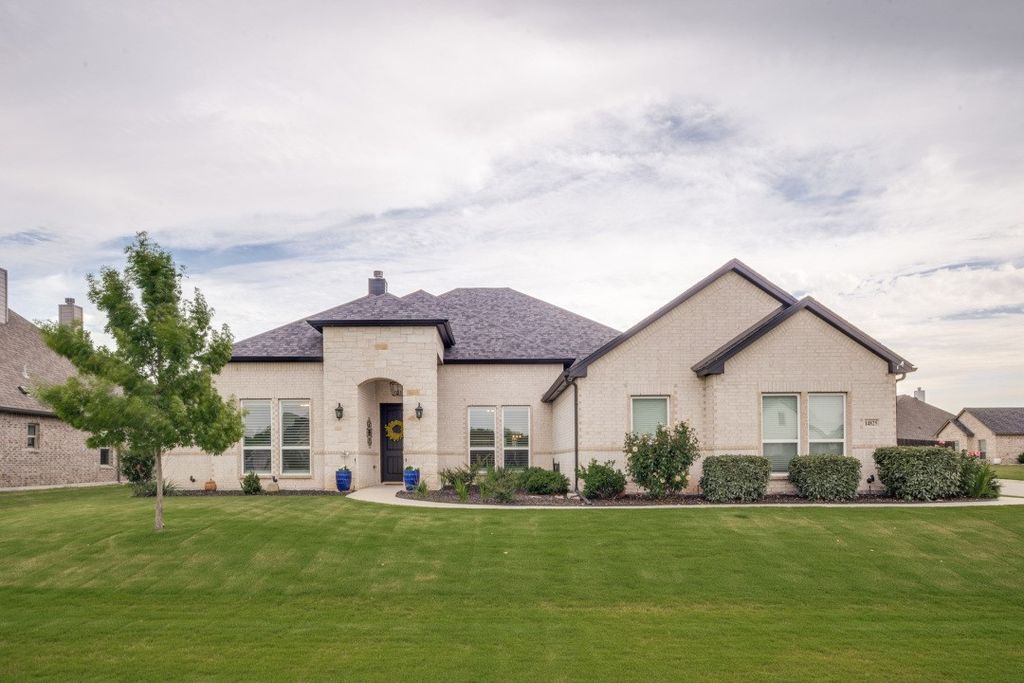 14825 Crystal Spring Drive, Justin, TX 76247