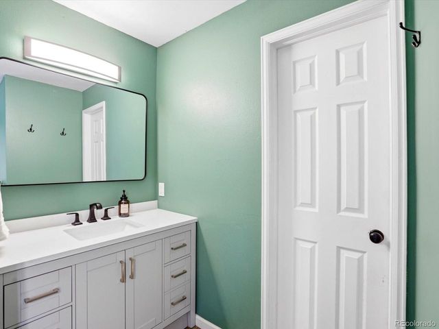 6776 S Ivy St C2, Centennial, CO 80112