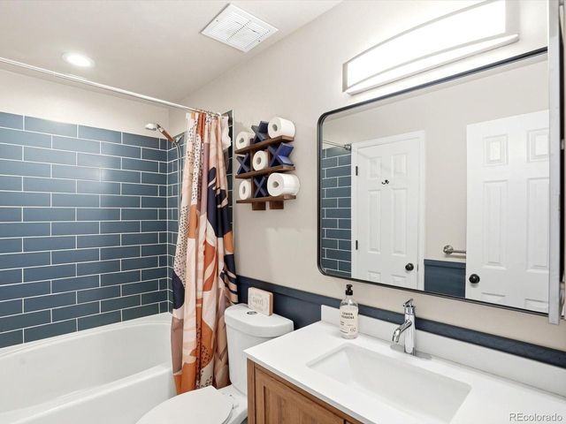 6776 S Ivy St C2, Centennial, CO 80112