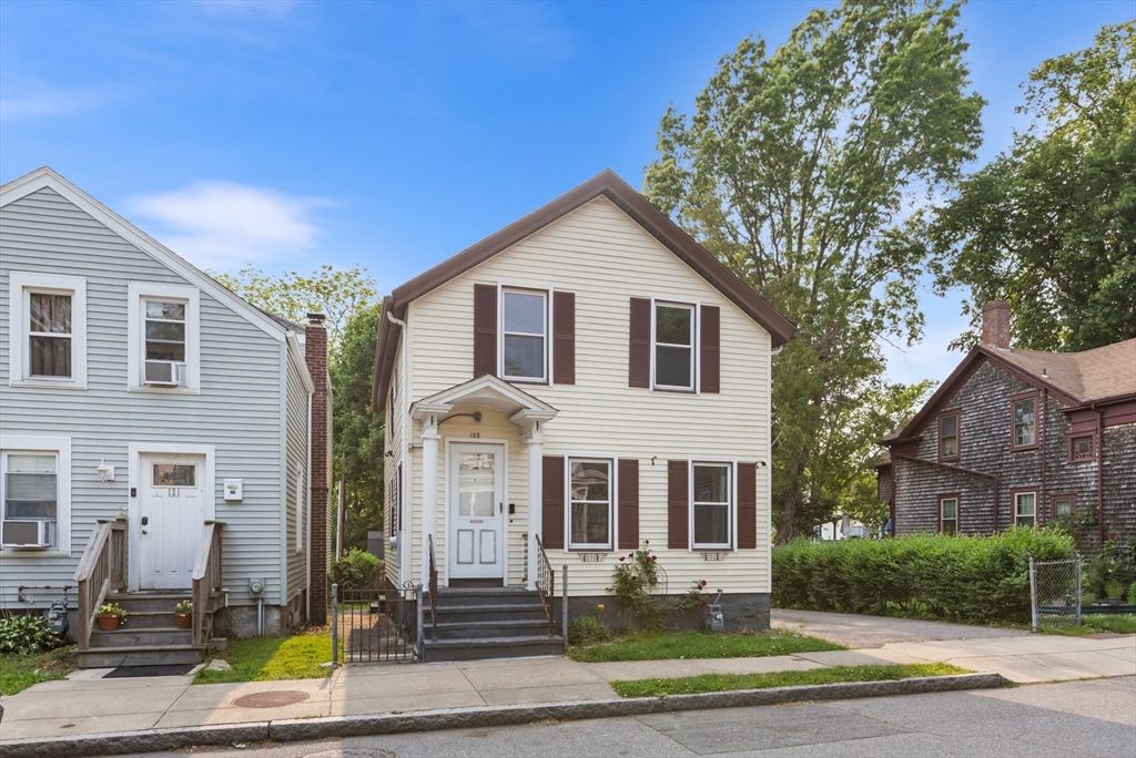123 Ash St, New Bedford, MA 02740