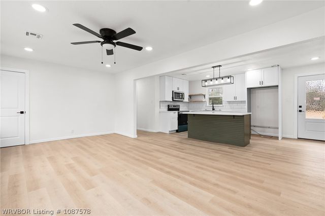 48 W Gary Street, Greenwood, AR 72936