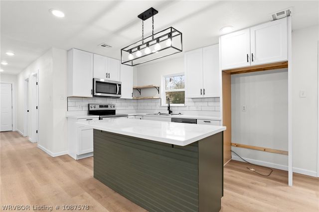 48 W Gary Street, Greenwood, AR 72936