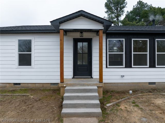 48 W Gary Street, Greenwood, AR 72936