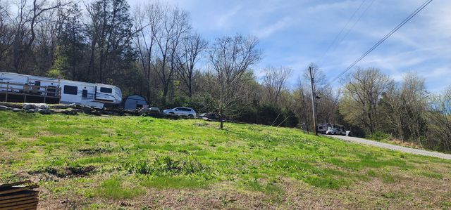 950 Chapman Hollow Rd, Dowelltown, TN 37059