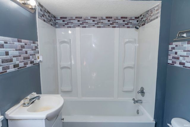 502 S 32nd Street, South Bend, IN 46615