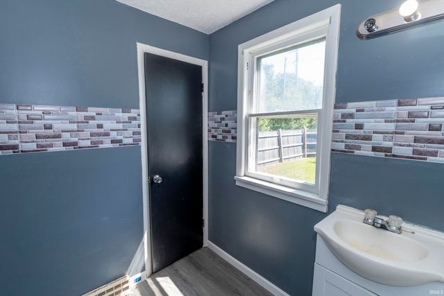 502 S 32nd Street, South Bend, IN 46615