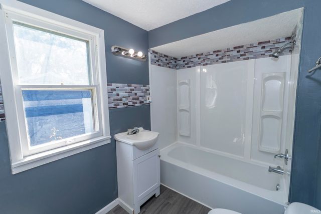 502 S 32nd Street, South Bend, IN 46615
