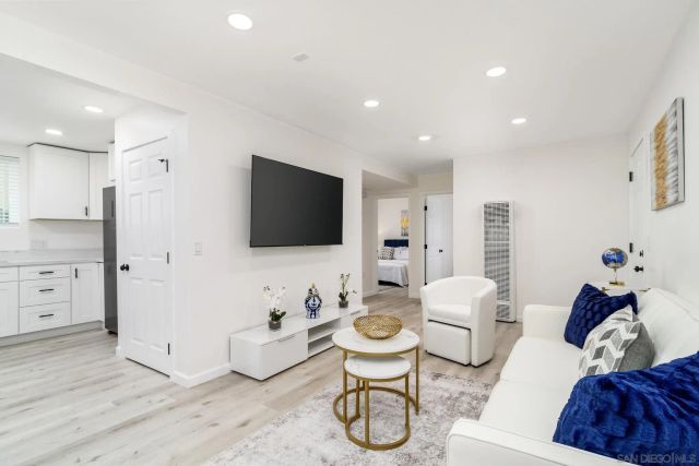 5074 AUBURN DRIVE, San Diego, CA 92105