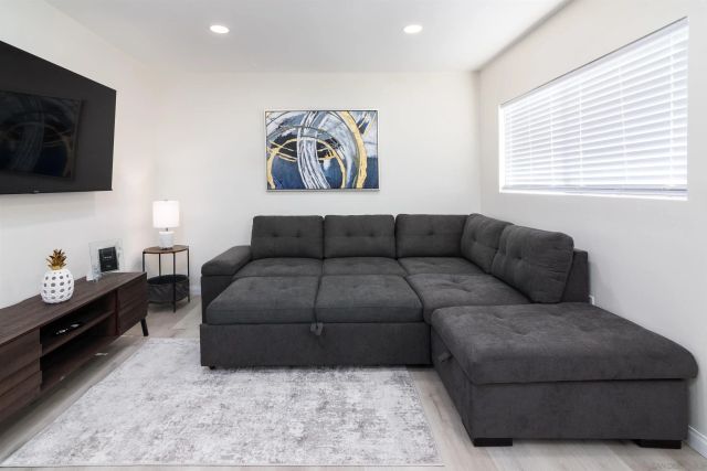 5074 AUBURN DRIVE, San Diego, CA 92105