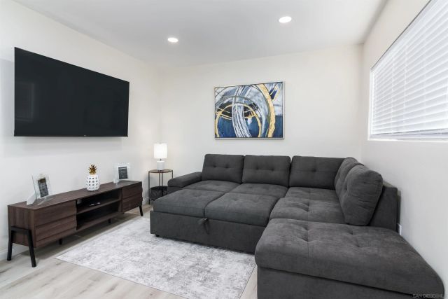 5074 AUBURN DRIVE, San Diego, CA 92105