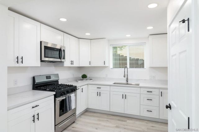 5074 AUBURN DRIVE, San Diego, CA 92105