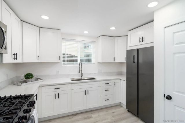 5074 AUBURN DRIVE, San Diego, CA 92105