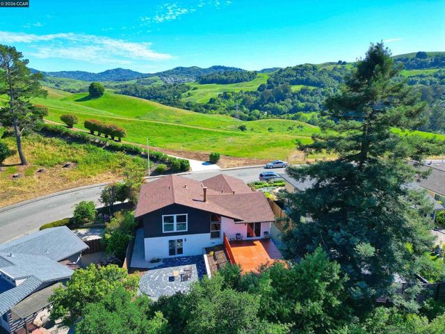 4012 Marcas St, Pinole, CA 94564