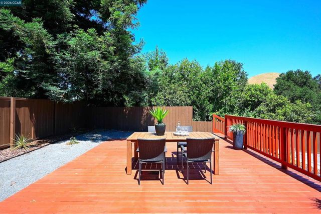 4012 Marcas St, Pinole, CA 94564