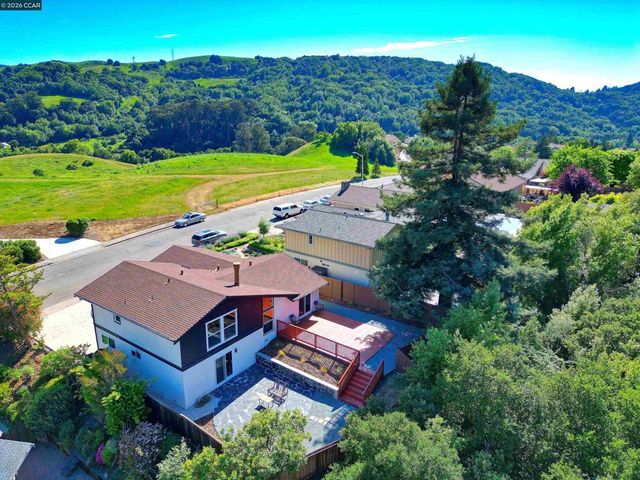 4012 Marcas St, Pinole, CA 94564