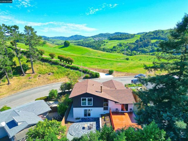 4012 Marcas St, Pinole, CA 94564