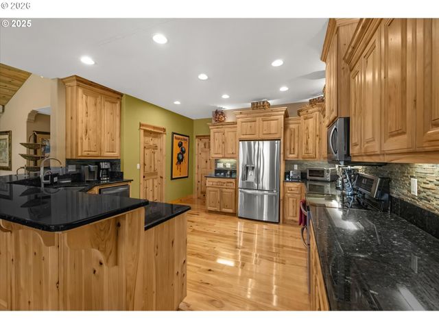 24600 E BRIGHT Ave, Welches, OR 97067