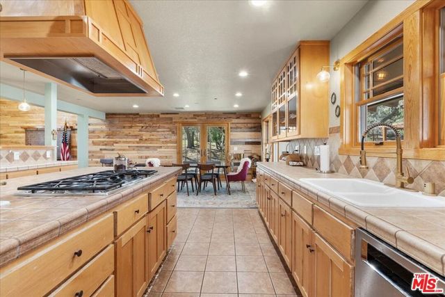 28200 Pine Canyon Road, Lake Hughes, CA 93532