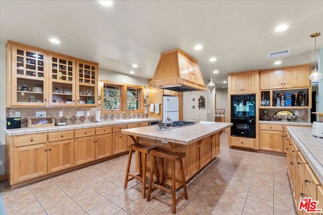 28200 Pine Canyon Road, Lake Hughes, CA 93532