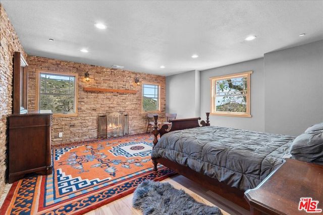 28200 Pine Canyon Road, Lake Hughes, CA 93532