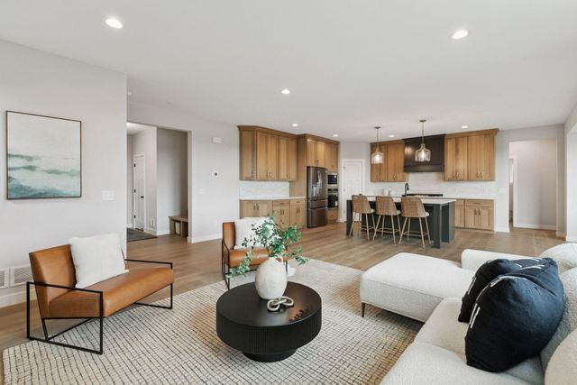 7310 Ambercrest Curve, Inver Grove Heights, MN 55077