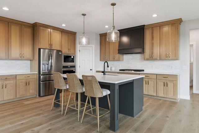 7310 Ambercrest Curve, Inver Grove Heights, MN 55077