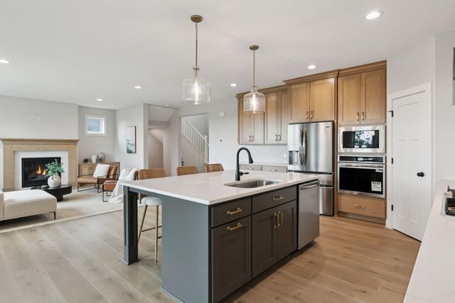 7310 Ambercrest Curve, Inver Grove Heights, MN 55077