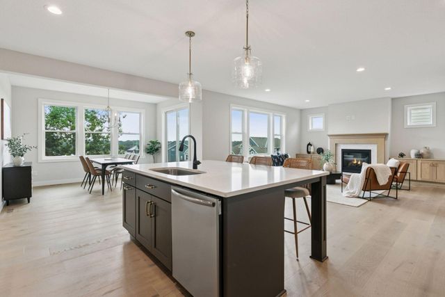 7310 Ambercrest Curve, Inver Grove Heights, MN 55077