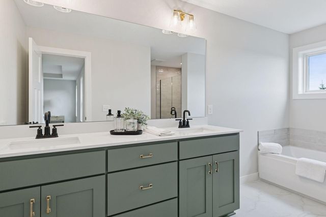 7310 Ambercrest Curve, Inver Grove Heights, MN 55077