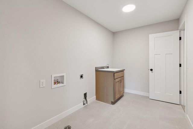 7310 Ambercrest Curve, Inver Grove Heights, MN 55077