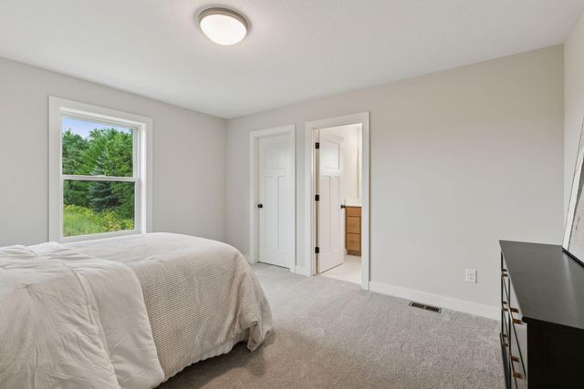 7310 Ambercrest Curve, Inver Grove Heights, MN 55077