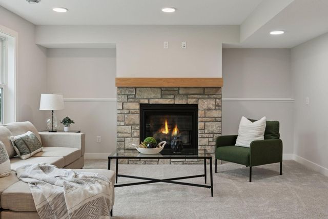 7310 Ambercrest Curve, Inver Grove Heights, MN 55077