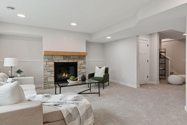 7310 Ambercrest Curve, Inver Grove Heights, MN 55077