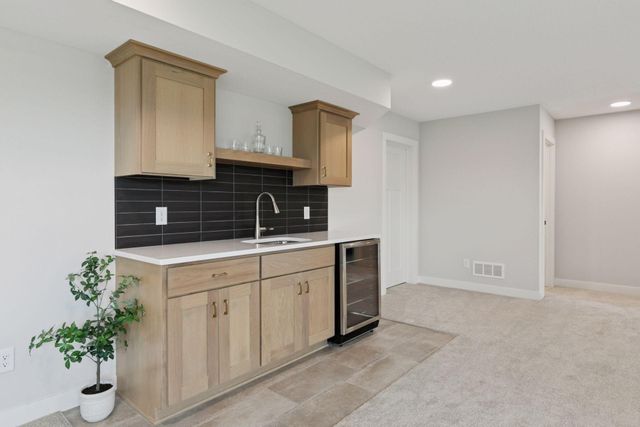 7310 Ambercrest Curve, Inver Grove Heights, MN 55077