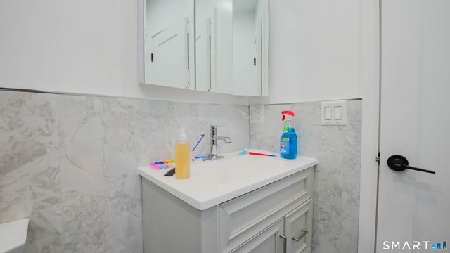 849 Frost Road, Waterbury, CT 06705