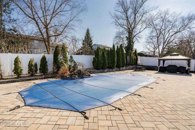 12 Oklahoma Drive, Jackson, NJ 08527